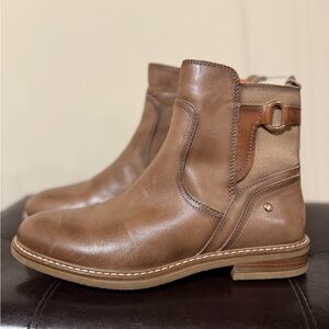 $200 pikolinos boots US8,5